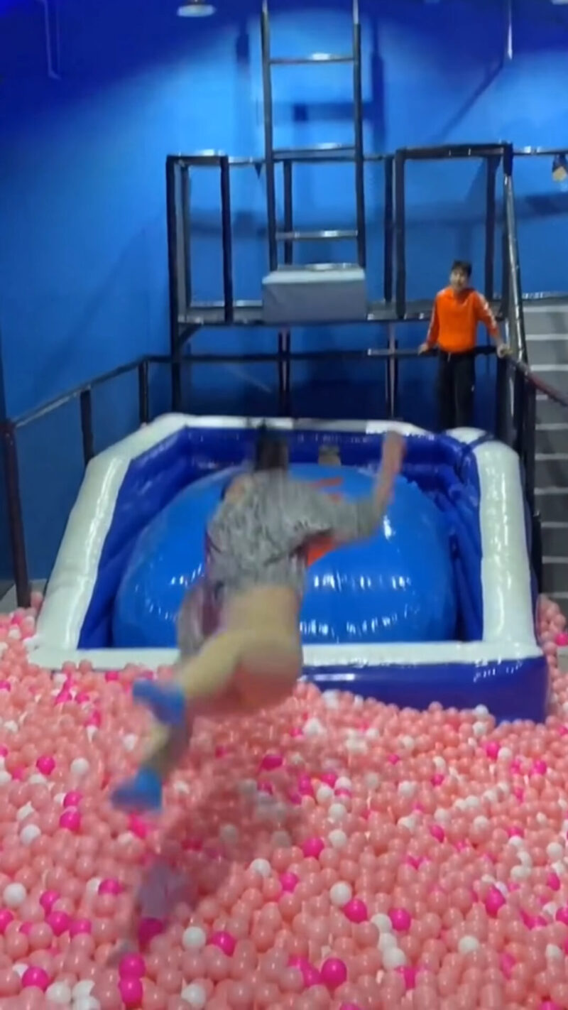 【Funny TikTok】えちえち🤣It's amazing china trampoline 04:29